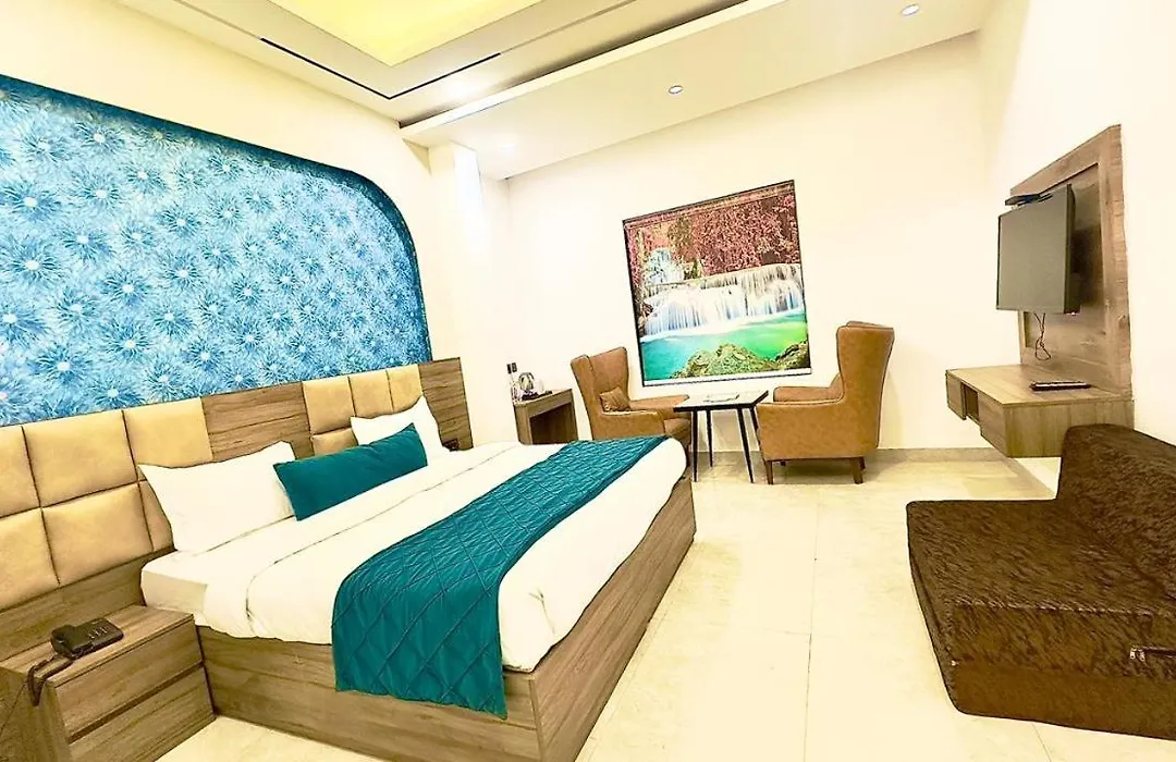 Hotel Premium Suites Near Delhi Airport-1